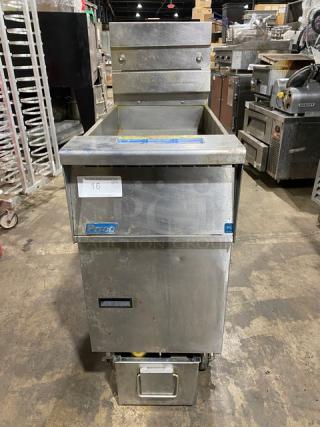 Pitco SFSG14JS stainless steel 40 lb. deep fat fryer with backsplash, basket hanger, filtration system, on casters, natural gas.
