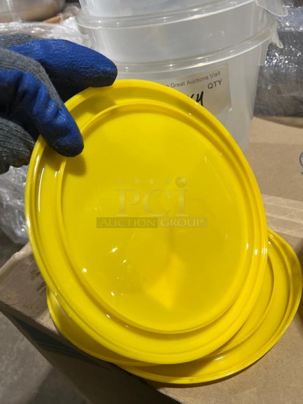 NEW Rubbermaid Commercial 6 Qt. Clear Polycarbonate Food Storage Container with Yellow Lid, pristine condition.