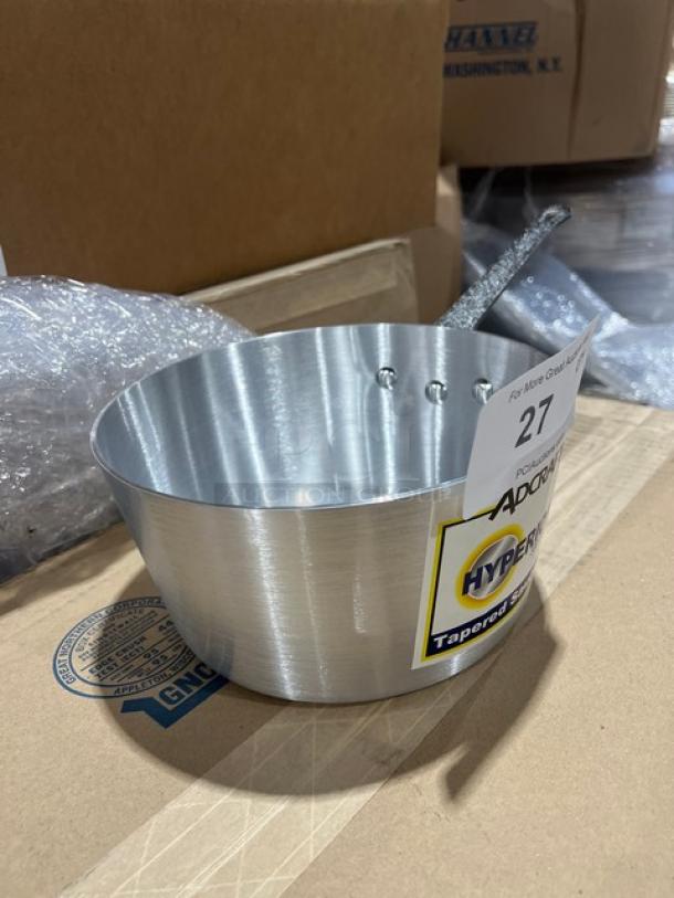 NEW Adcraft Hyperion 3 Series 4 Qt. Round Saucepan, tapered aluminum. Model H3-TSP4. Pristine condition.