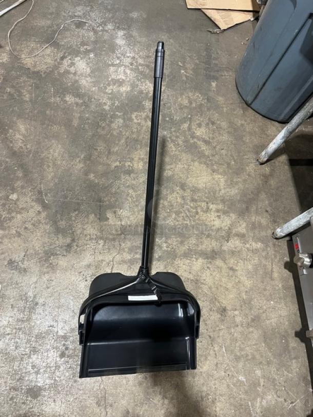 Rubbermaid Lobby Pro Series black upright dust pan, commercial grade, with long handle; includes carrying case.