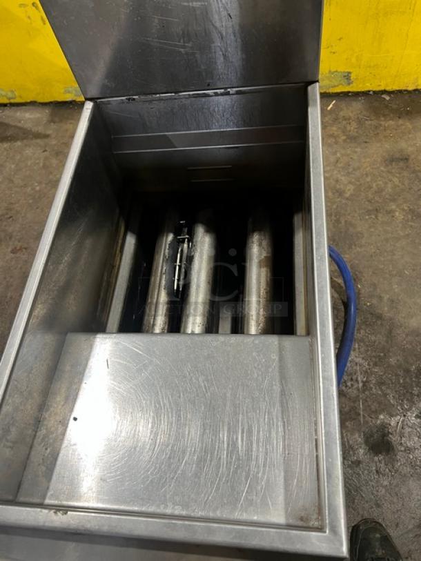 Asber stainless steel deep fat fryer, model AEF4050SENG, natural gas, 40/50 lb. capacity, on casters, with back splash.