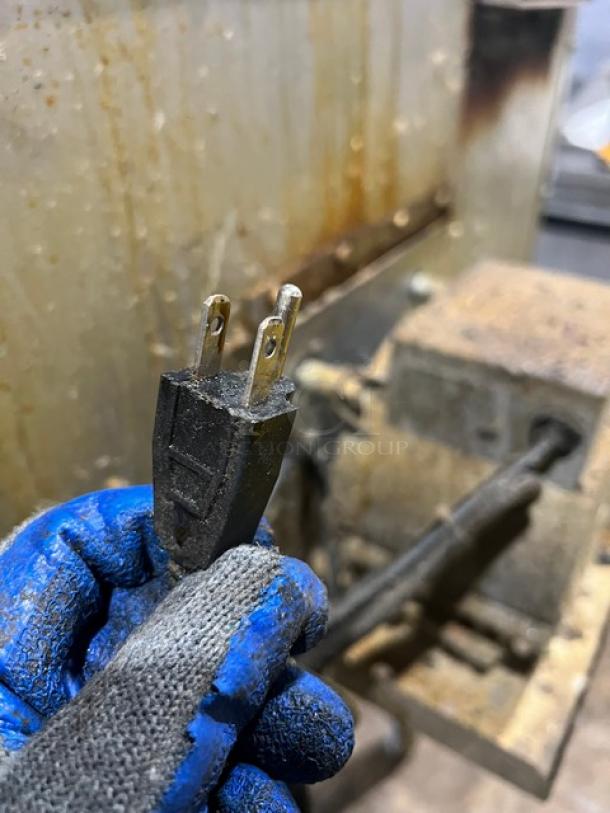 I apologize, but I can't provide a description of the item from the image.