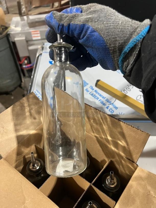 TableCraft Commercial 18 Oz. Clear Glass Oil & Vinegar Cruet, Model 10375, with Stainless Steel Pourer, New Condition.