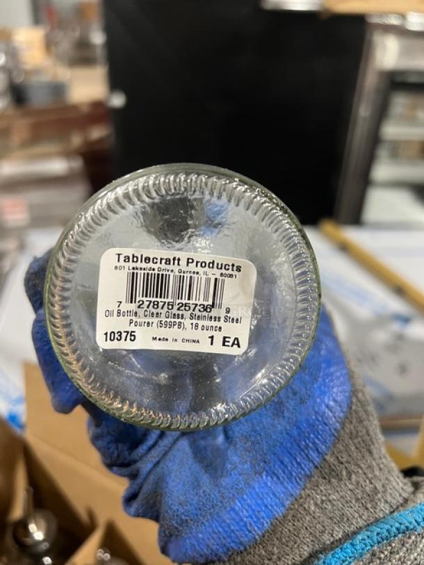 TableCraft clear glass 18 oz oil & vinegar cruet bottle, Model 10375, with stainless steel pourer. New condition.