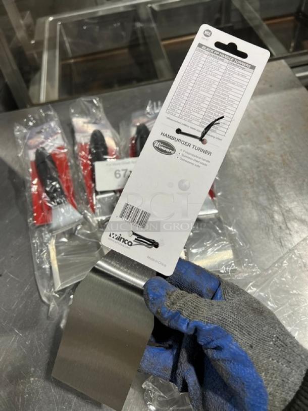 Winware Hamburger Turner TKP61, new with tag. Stainless steel blade, ergonomic handle. Includes 5 units in sealed packaging.