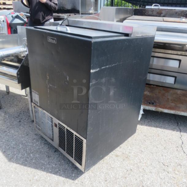 Perlick Froster on casters, Model FR24-STK-TR, 115 Volt, dimensions 24x24x38. Black exterior, working condition.