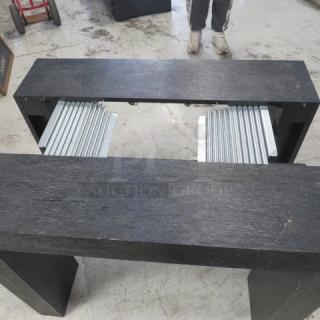 Adjustable table with two end pieces and four inserts, extendable up to 8 feet, in excellent condition, dimensions 98x37.5x30 inches.