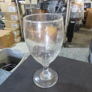 Clear stem water glass, model 11XBID, in good condition. Classic design with smooth finish, suitable for dining use.