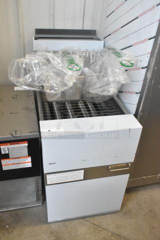 Brand new Dean SR162GN deep fat fryer, natural gas, 150,000 BTU, with 2 metal baskets. Scratch and dent condition.