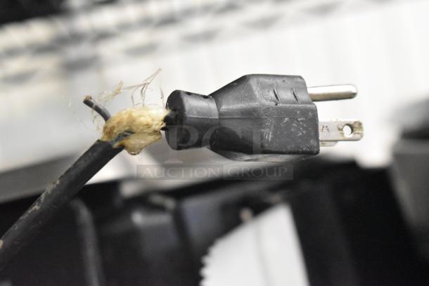 2017 Hobart HTi-7LH26 scale power cord with frayed insulation, does not power on, 120/208-240V, 1 phase.