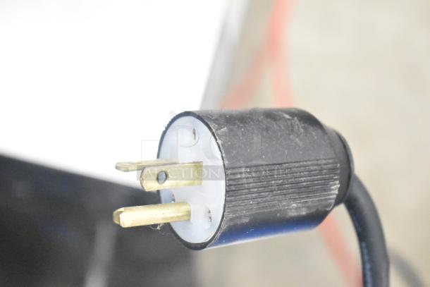 Close-up of a power plug for the Sonuto SZ-200 Commercial Hot Water Dispenser, 220 Volts, 1 Phase.