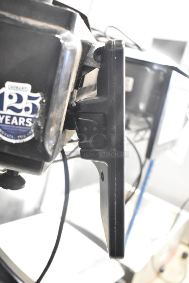 2021 Hobart HTi-7LH4W metal commercial countertop food portioning scale, tested and working. Visible 125 years sticker.