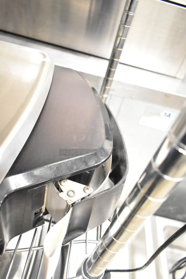 2016 Hobart HTi-LH metal countertop food portioning scale, in working condition, 120/208-240V, 1 phase.