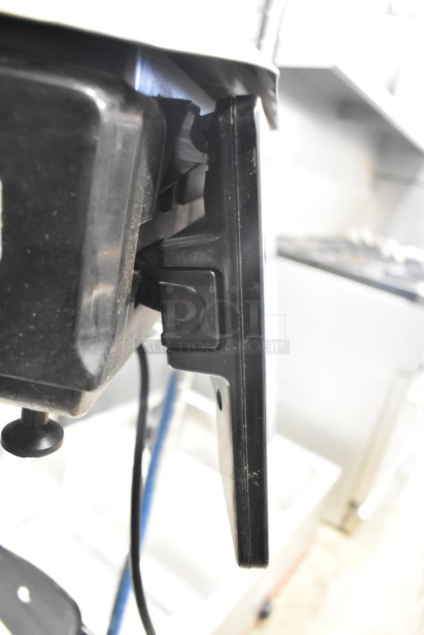 2016 Hobart HTi-LH commercial food portioning scale, tested and working, 120/208-240V, 1 phase.