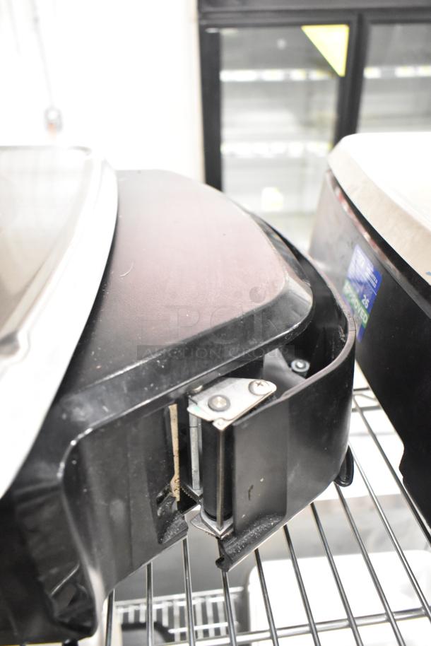 2017 Hobart HTi-7LH26 metal portioning scale, commercial countertop use, tested and working, no power cord included.