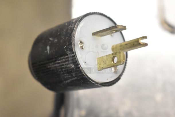 Power plug of Lasbem HZ0.2L2-CPL Sandwich Salad Prep Table, 220 Volts, 1 Phase. Black, slightly worn condition.