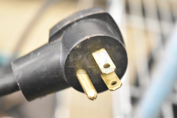 Close-up of a Nemco 6625B plug, part of a 2023 Fresh-O-Matic Rethermalizer, 120 Volts, 1 Phase.