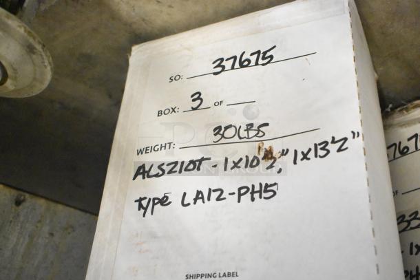 California Accent Lighting ALS210T Luminaire, new, scratch and dent condition. Box labeled 3 of 30 lbs. Model LA12-PH5.