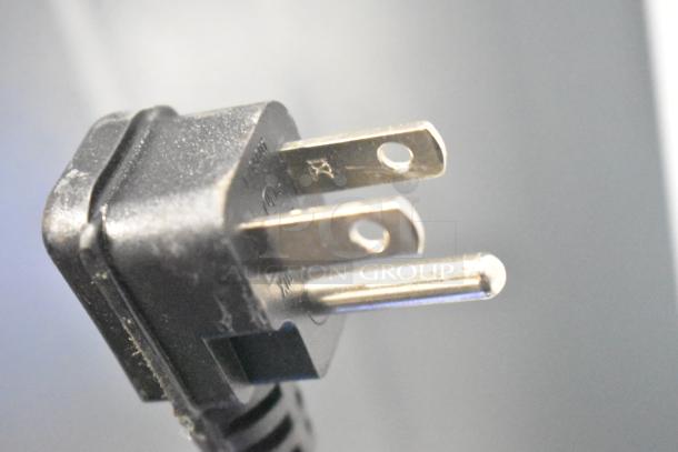 Close-up of the power plug for the Vissani MDTF18WHR5 cooler with freezer, 115 volts, 1 phase.
