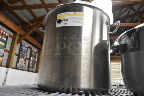 Brand new Vollrath 3513 Optio 53 Qt. stainless steel stock pot with cover. Features minor scratches and dents.