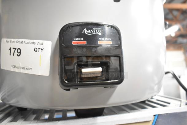 Brand new Avantco 177RCB124 rice cooker/warmer, 124-cup capacity, electric, removable lid, scratch and dent condition, 240V, 1 phase.