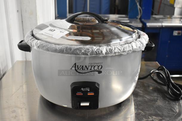 Brand new Avantco 177RCB60 60 Cup Electric Rice Cooker/Warmer. Features a removable lid. 120 Volts, 1 Phase.