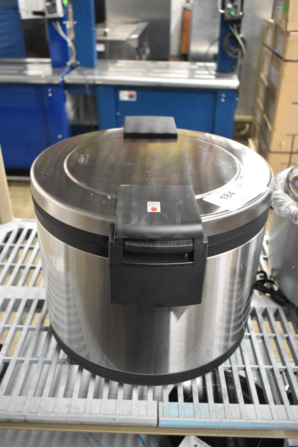 Avantco 177RWB92 92 Cup Electric Rice Warmer, brand new, slight scratches, 120V, 1 Phase, stainless steel exterior.