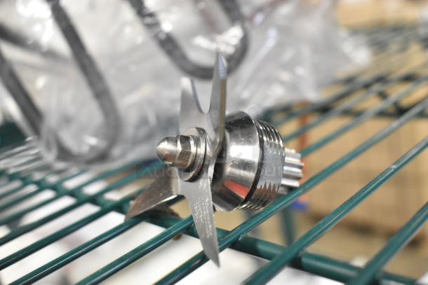 Brand new Vitamix 1152 wet blade assembly on shelf; includes Turbo Air CONLOOP2848 loop. Scratch and dent condition.