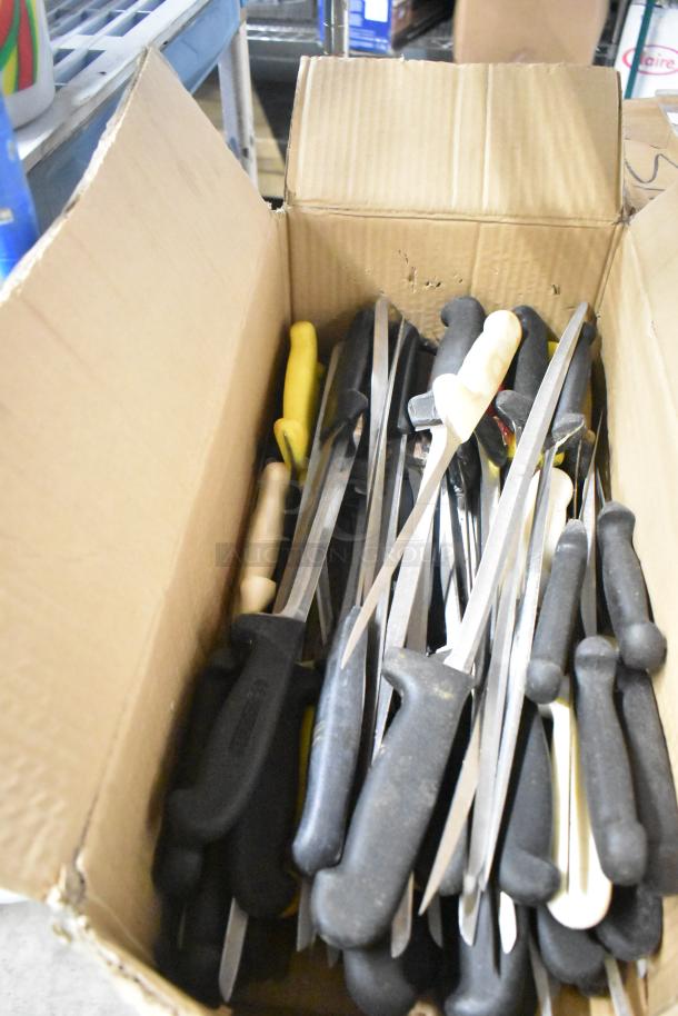 Box of 60 sharpened stainless steel knives, including a filet knife, various handles, excellent condition.
