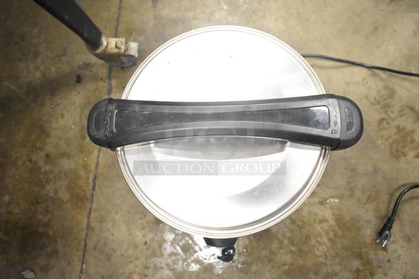 Avantco 177WB19L countertop 5-gallon water boiler, 120 volts, lid detail with handle, in good condition.