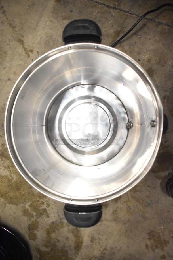 Avantco 177WB19L countertop 5-gallon water boiler, stainless steel interior, 120V, 1 phase, viewed from top, clean condition.