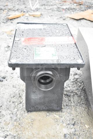 BRAND NEW Ashland PolyTrap 4804 grease trap with threaded connections, 8 lb. capacity, scratch and dent condition.
