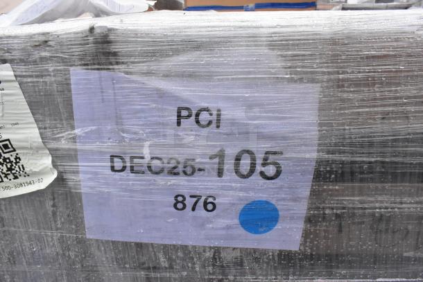 Brand new Avantco BC-72-HC 72" curved glass refrigerated bakery display case. Scratch and dent condition. Label: PCI DEC25-105.