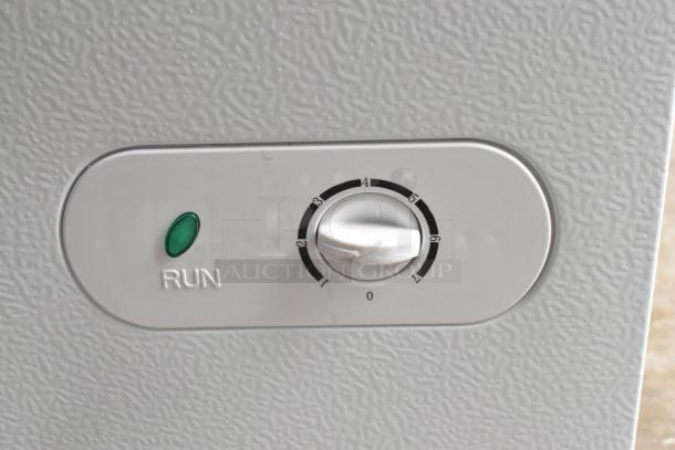 Vissani HMCF5W5 chest freezer control panel with LED indicator and temperature dial. Manual defrost, 115V, 5.0 cu. ft. capacity.