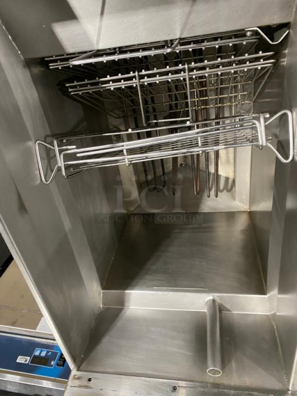 Pitco SRTE stainless steel 16.5-gal. electric pasta cooker with digital control, backsplash, on legs. Model SN: E11HA033687.