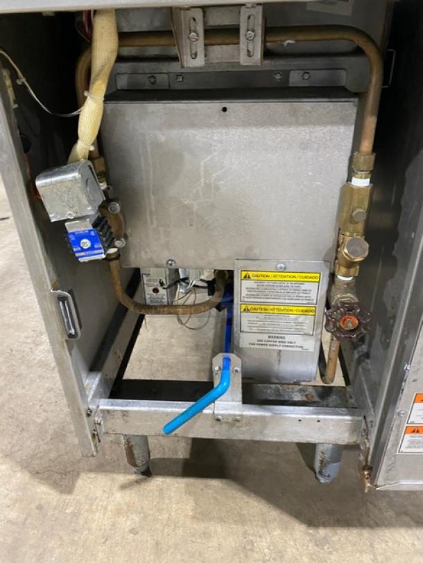 Pitco SRTE 16.5-Gal. Pasta Cooker, electric, stainless steel, on legs, with backsplash and digital control, 208V, 1 phase.