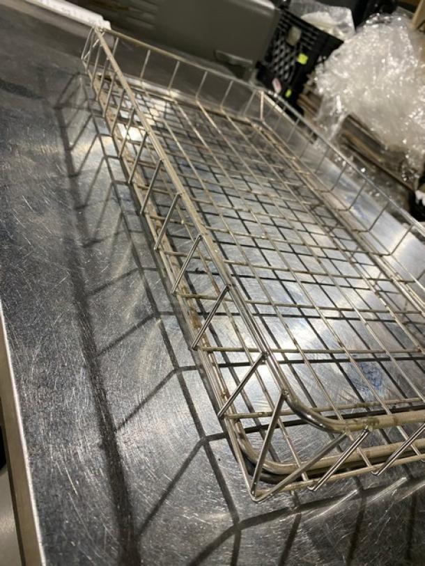 Commercial chrome-plated full-size wired rack for bagels/pastries. Excellent condition, durable construction, metal frame.