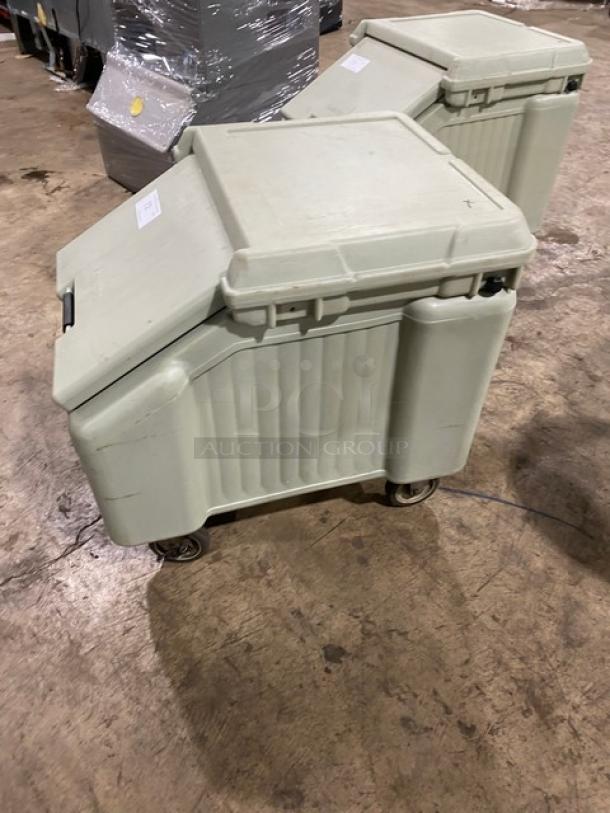 Cambro commercial insulated ice bin on wheels. Durable construction, large capacity. Light wear, ideal for food service.