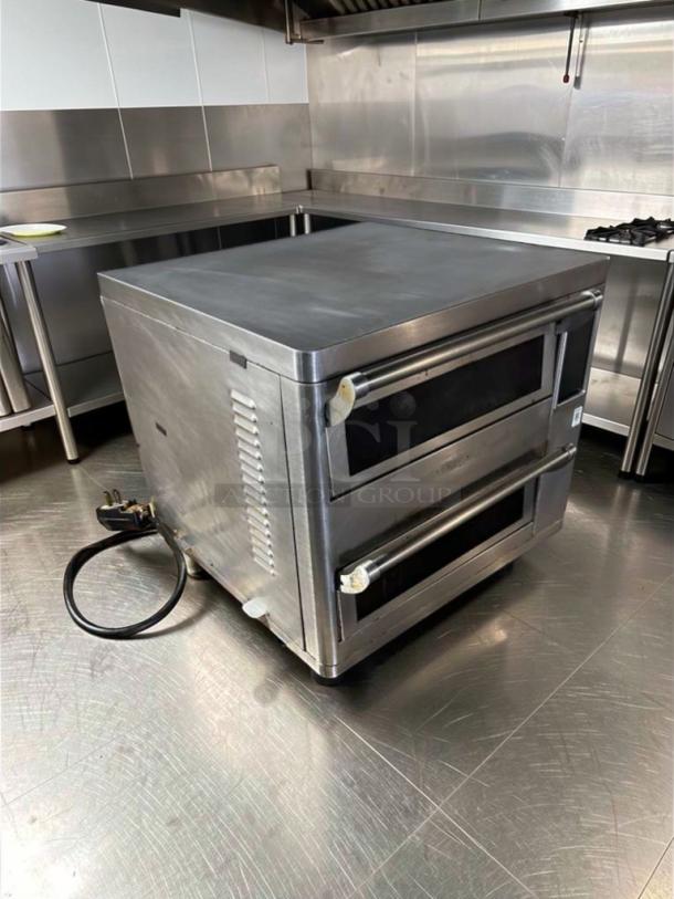 TurboChef Double Batch HHD-9500 ventless high-speed countertop oven, outstanding condition, 208/240V 3-phase, fully tested.