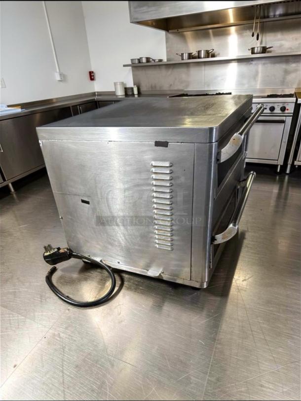 TurboChef HHD-9500 ventless countertop oven in outstanding condition, stainless steel, 208/240V 3 Phase, tested operational.