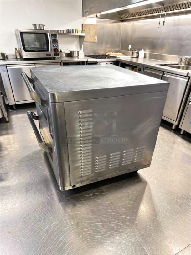 TurboChef Double Batch HHD-9500 oven in outstanding condition. Ventless, high-speed, countertop model, fully tested and operational.