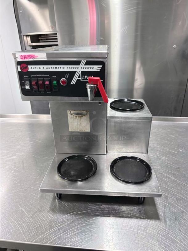 Curtis Alpha AP-1D automatic commercial coffee brewer, excellent condition, dual warmers, NSF certified, model Alpha AP-1D.