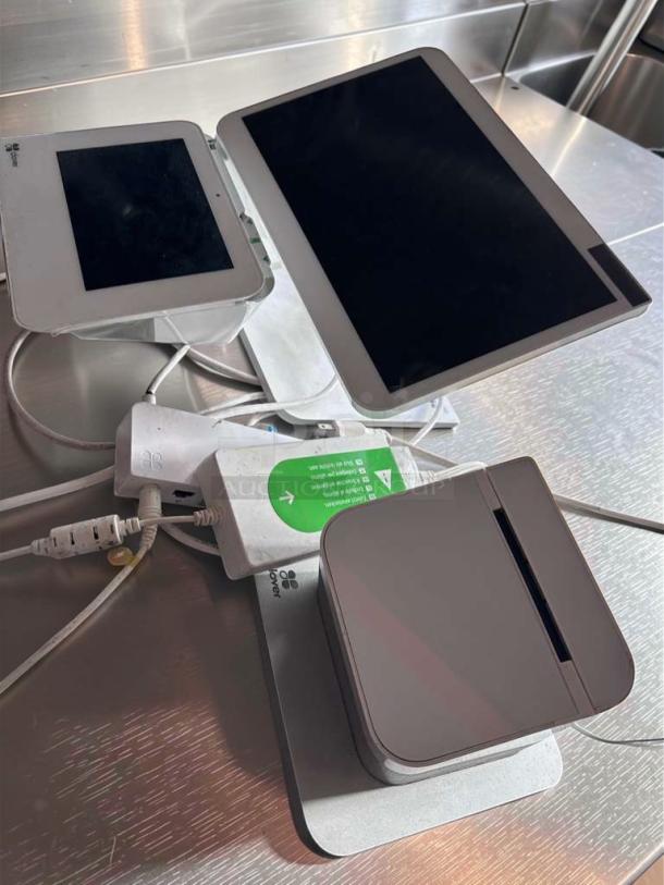 Clover POS Station System with touchscreen, receipt printer, and customer display. Top-tier condition, fully tested and operational.
