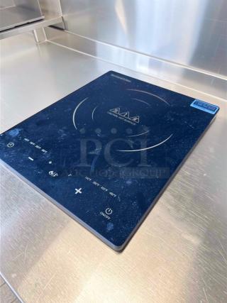 Bonsenkitchen CHK-CCA16-US portable induction cooktop, 1800W, in exceptional condition, ETL listed, fully tested and operational.