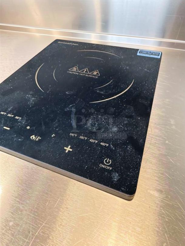 Bonsenkitchen CHK-CCA16-US portable induction cooktop, 1800W, in excellent condition, ETL listed, with control markings visible.