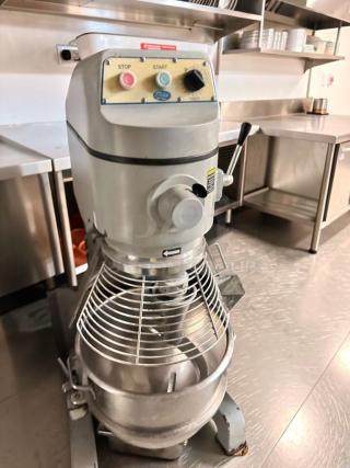 Globe SP40P 40 Qt commercial planetary mixer, 2 HP, NSF & ETL listed, fully tested, prime condition, control panel visible.