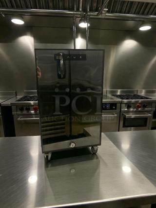 Commercial countertop food warmer, model MC-18, 21L capacity, 220V, digital control, premium condition, stainless steel.