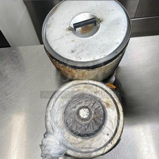 Heavy-duty aluminum stock pot with lid from Commercial Foodservice Cookware. Used, inspected, ideal for restaurant use.