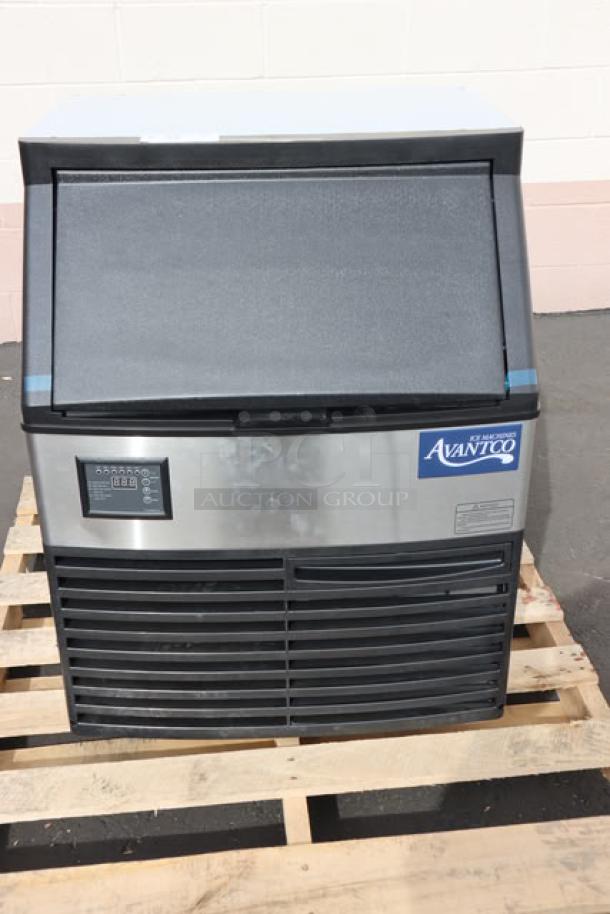 Avantco Ice UC-F-280-A undercounter ice machine, 299 lb capacity, minor scuffing and denting, serial 194UCF280A-25090062.