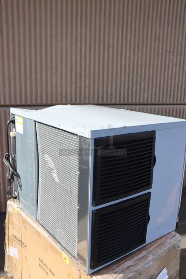 Avantco Ice MC-H-530-A half cube ice machine, air-cooled, 500 lb capacity, brand new scratch-n-dent condition, on box.